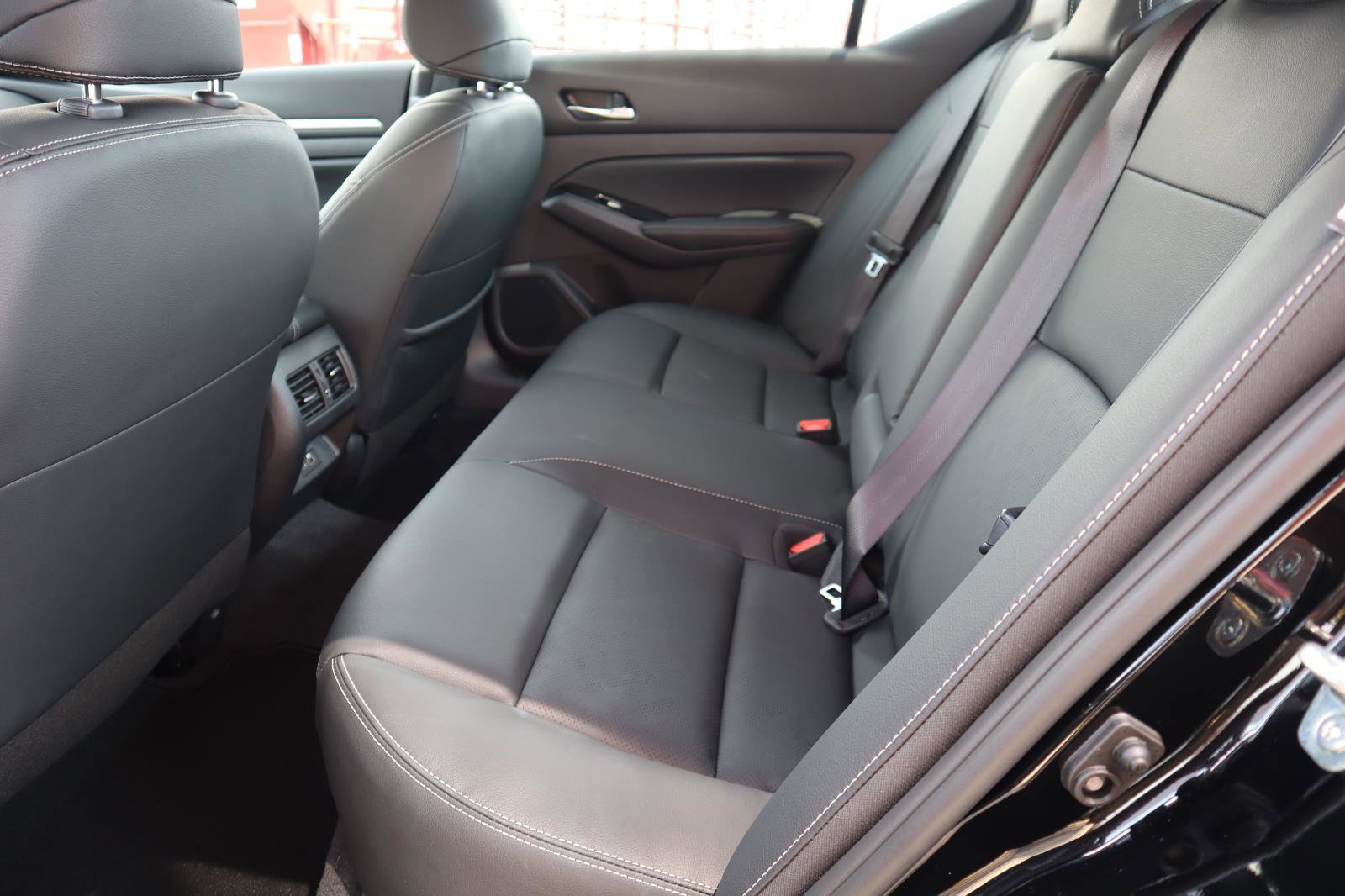 Used 2025 Nissan Altima 2.5 SL FWD image 40
