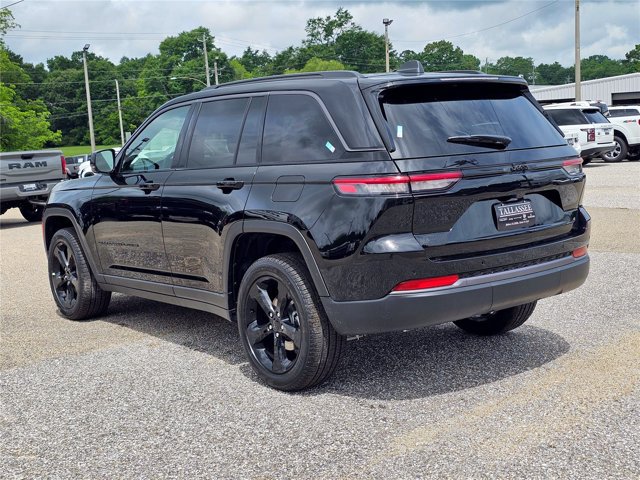 New 2026 Jeep Grand Cherokee Limited w/ Limited Altitude Package RWD image 27