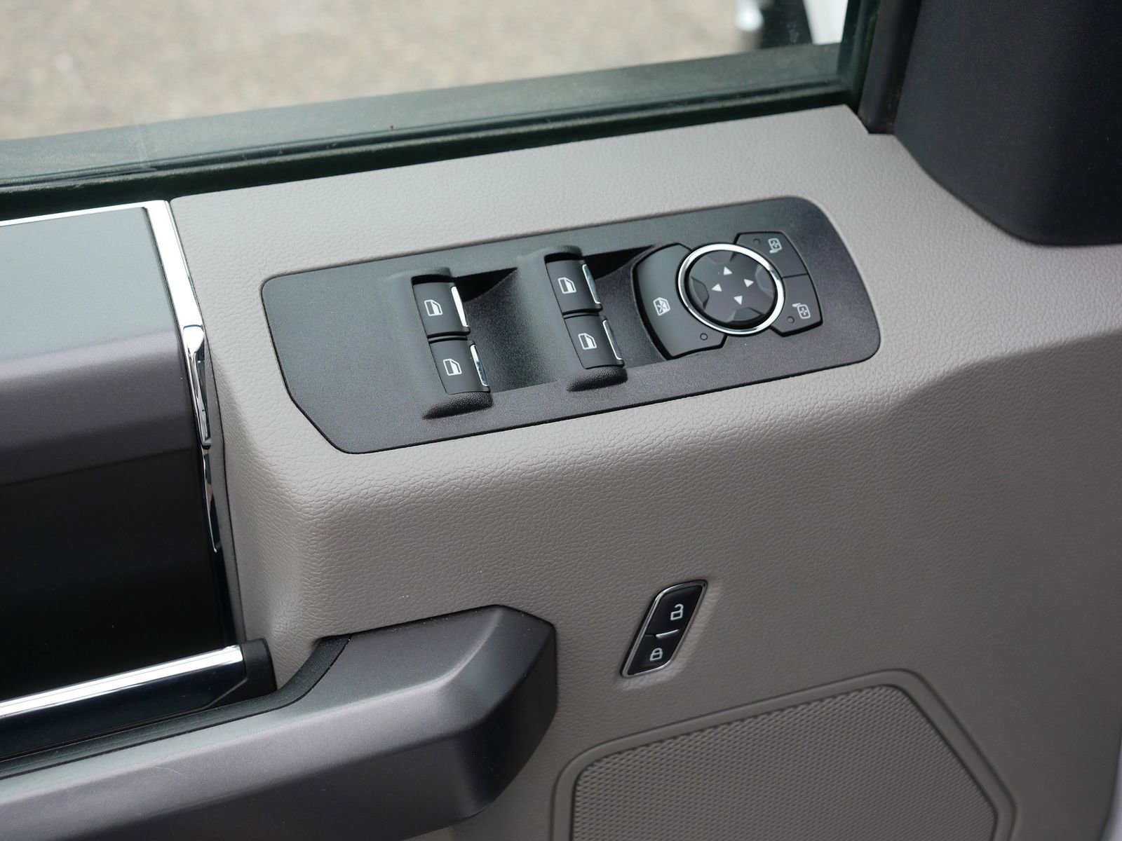 Certified 2020 Ford F150 XLT w/ Equipment Group 302A Luxury image 18