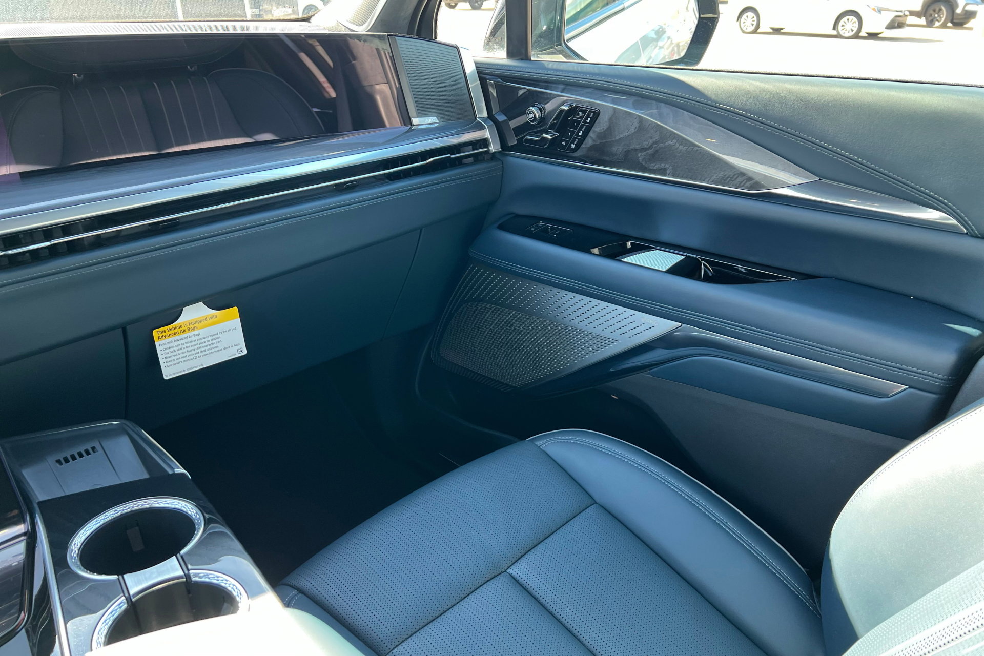 New 2025 Cadillac Escalade IQ Sport 2 w/ LPO, ONYX Package image 11