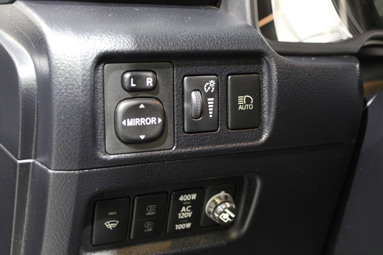 Used 2020 Toyota 4Runner TRD Off-Road Premium w/ Moonroof Package AWD/4WD image 28