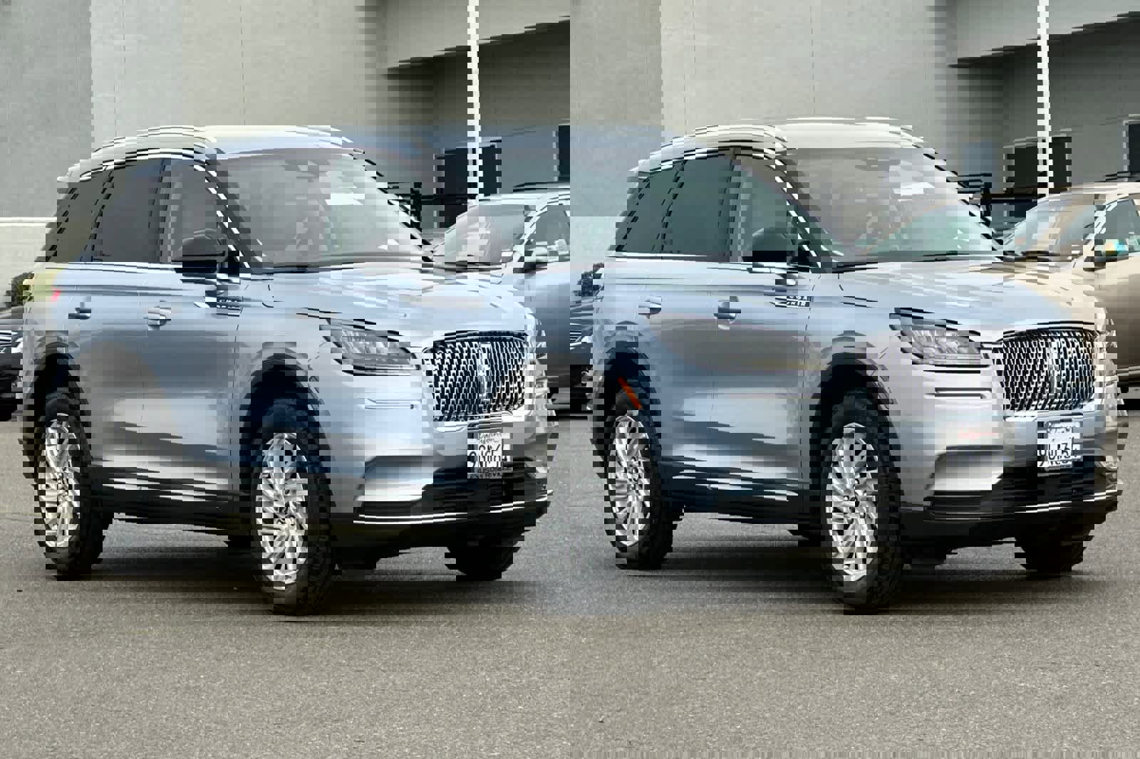 Used 2022 Lincoln Corsair FWD w/ Rear Removable Package Tray image 5