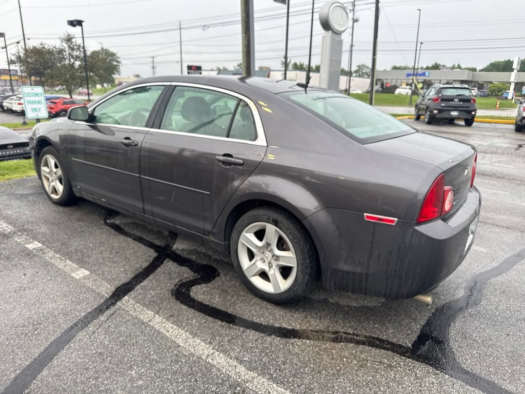 Used 2010 Chevrolet Malibu LS FWD image 3