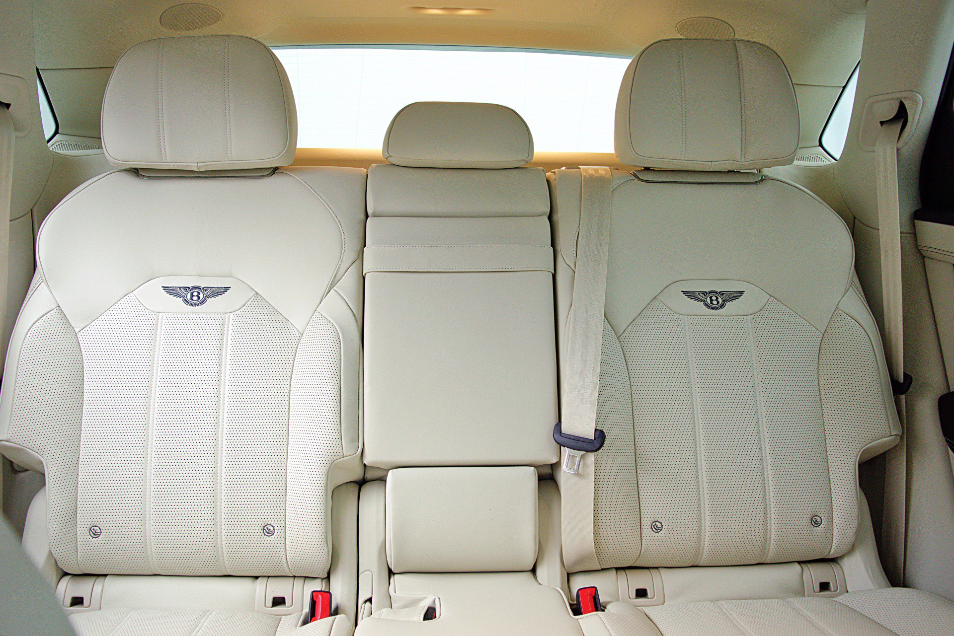 Used 2023 Bentley Bentayga Extended Wheelbase image 34