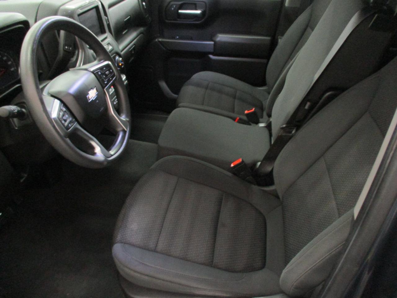 Used 2021 Chevrolet Silverado 1500 Custom w/ Safety Confidence Package AWD/4WD image 9