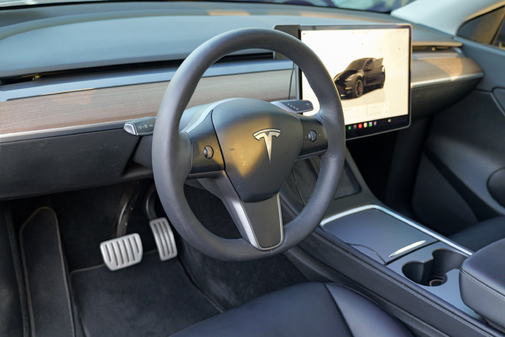 Used 2022 Tesla Model Y Performance AWD/4WD image 19
