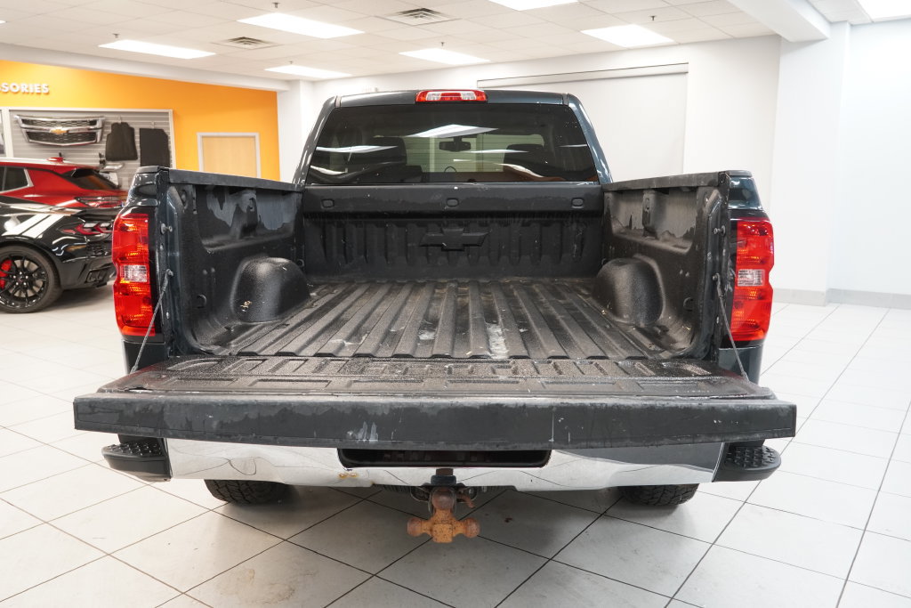 Used 2019 Chevrolet Silverado 1500 LT w/ All Star Edition AWD/4WD image 9
