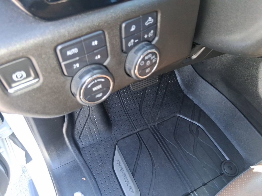 Used 2024 Chevrolet Silverado 3500 High Country w/ Technology Package image 20