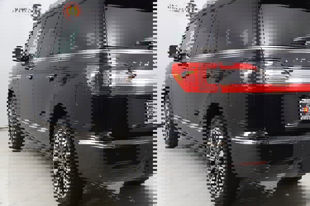 Used 2021 Lincoln Navigator Reserve w/ Luxury Package image 27