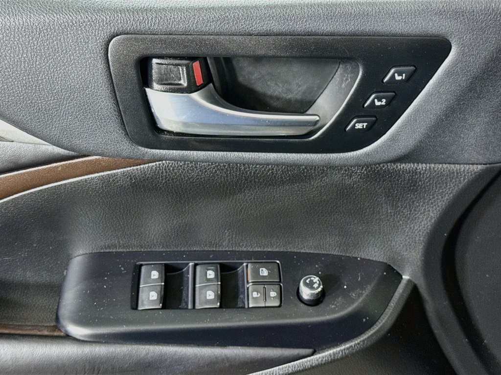 Certified 2019 Toyota Highlander Limited AWD/4WD image 26