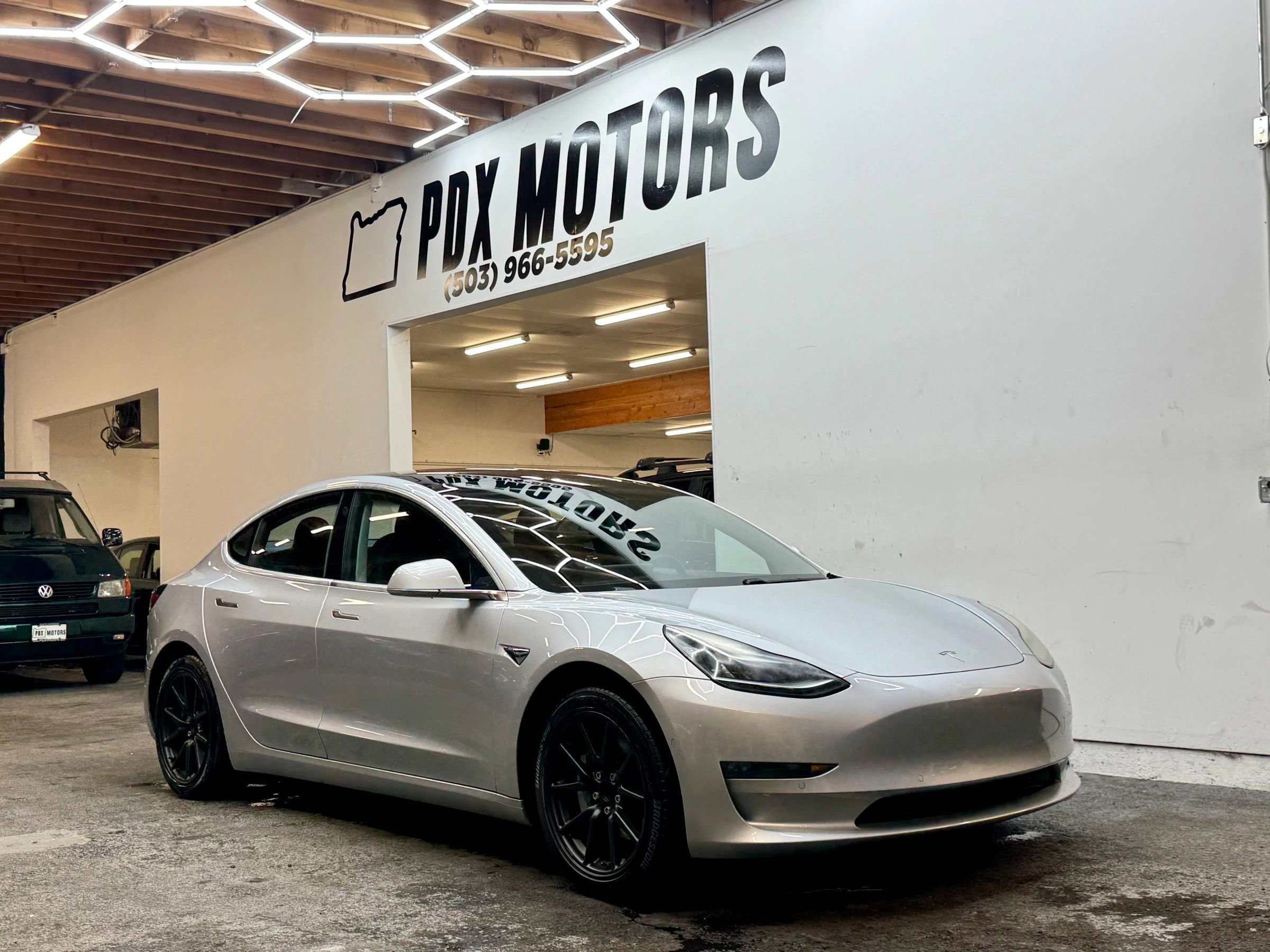 Used 2018 Tesla Model 3 Long Range image 1