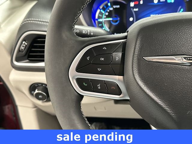 Used 2023 Chrysler Pacifica Touring-L image 8