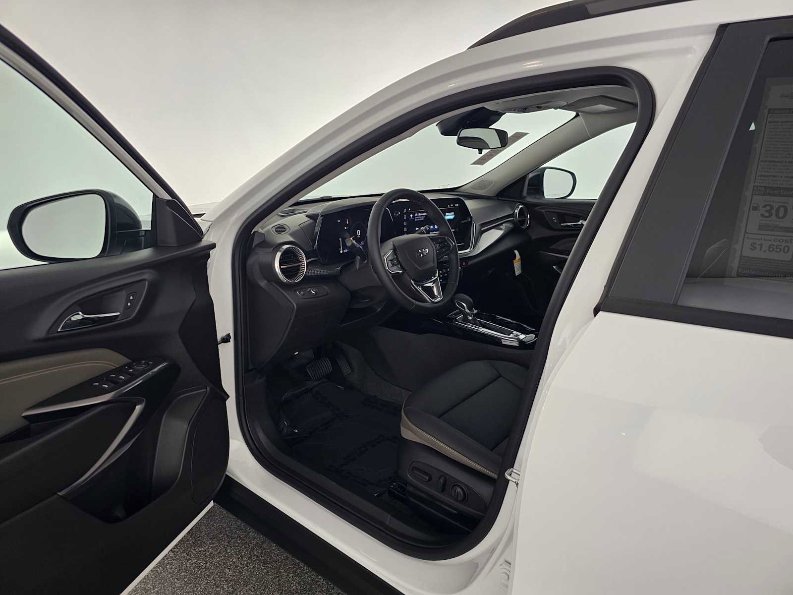 New 2026 Chevrolet Trax ACTIV FWD image 19