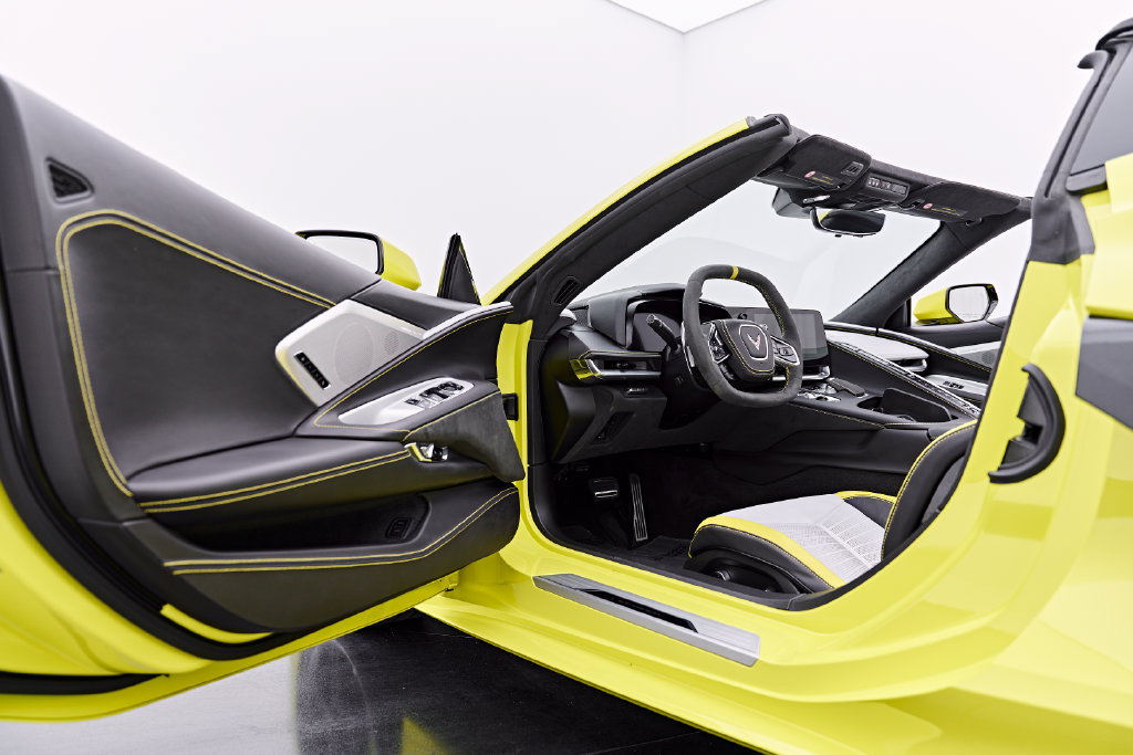 Used 2022 Chevrolet Corvette Stingray Premium Conv w/ Z51 Performance Package RWD image 46