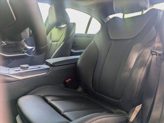 Used 2025 BMW 330i Sedan image 4