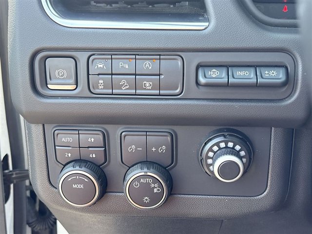 Certified 2023 Chevrolet Suburban High Country AWD/4WD image 18