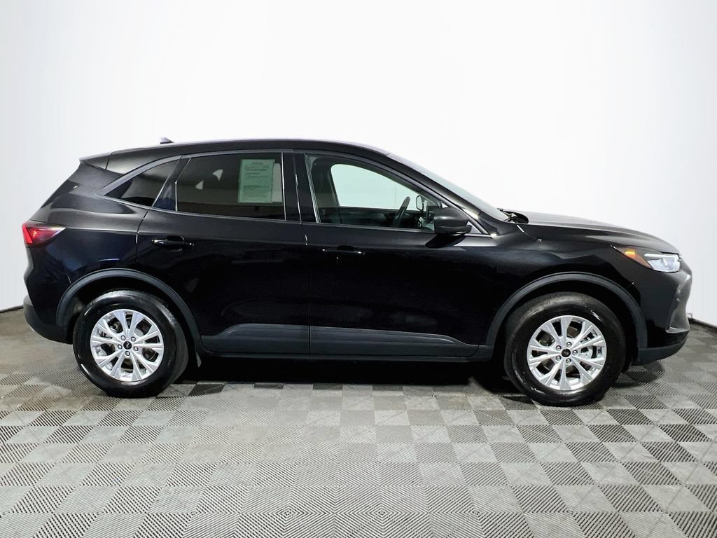 Used 2025 Ford Escape Active AWD/4WD image 8