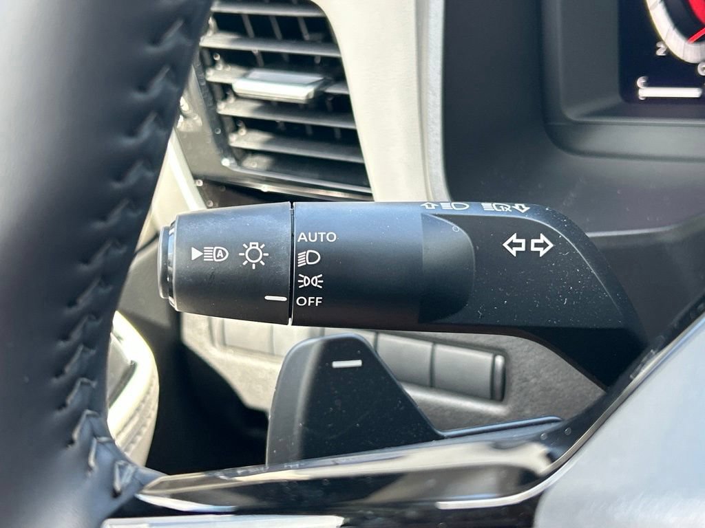 Certified 2025 Nissan Rogue SL FWD image 29
