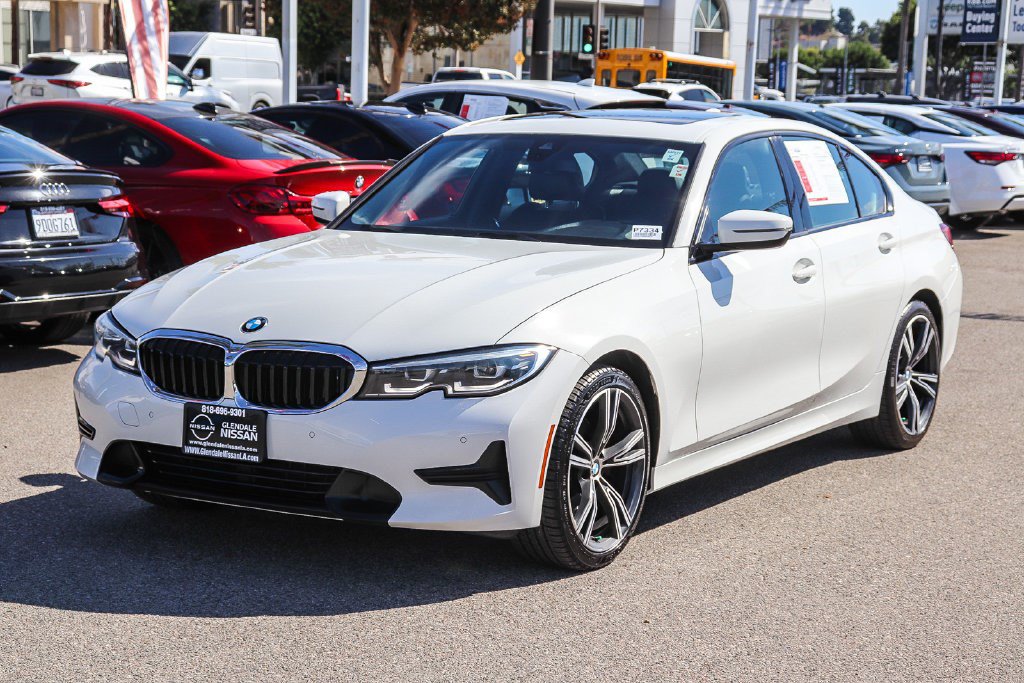 Used 2022 BMW 330i Sedan w/ Driving Assistance Package RWD image 3