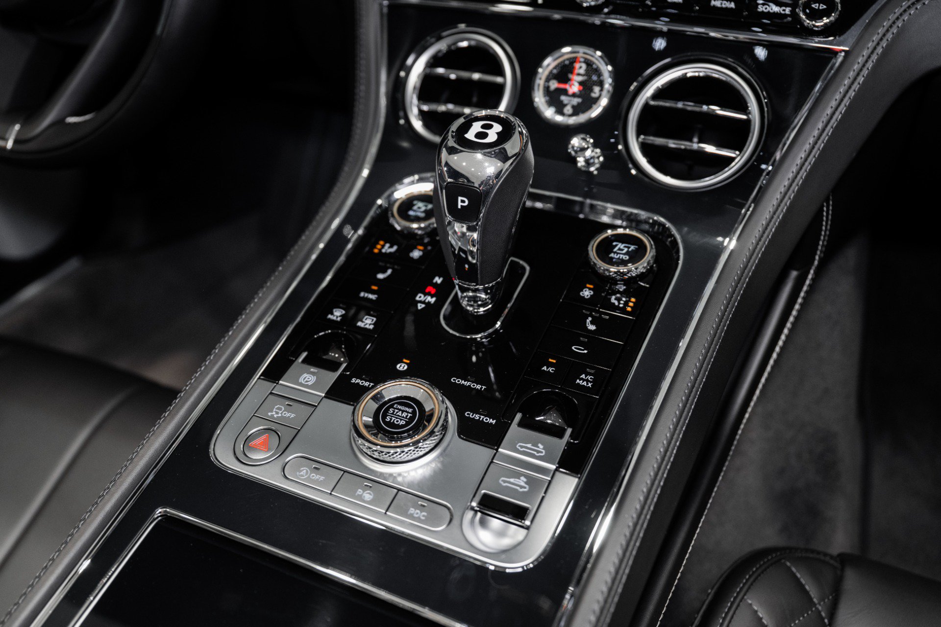 Certified 2022 Bentley Continental GT V8 AWD/4WD image 36