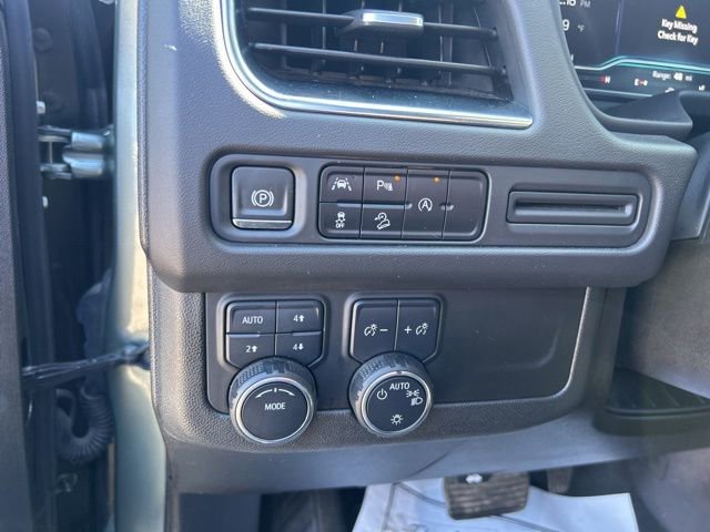 Used 2023 Chevrolet Suburban Premier image 17