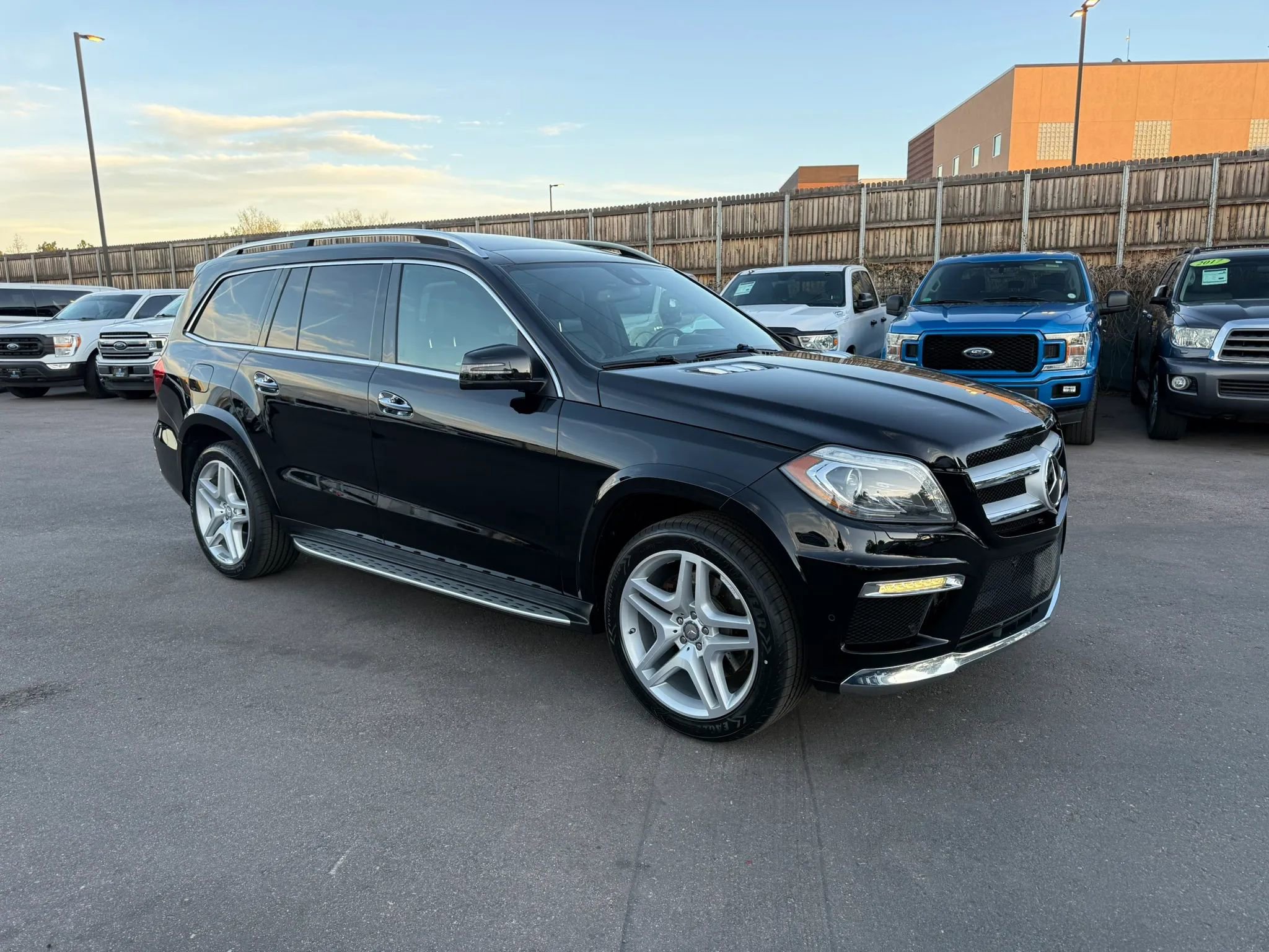 Used 2015 Mercedes-Benz GL 550 4MATIC image 12