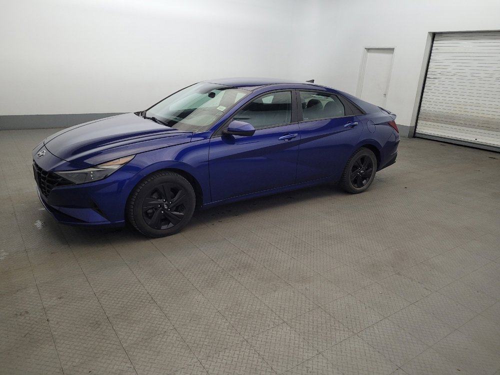 Used 2022 Hyundai Elantra SEL w/ Convenience Package FWD image 2