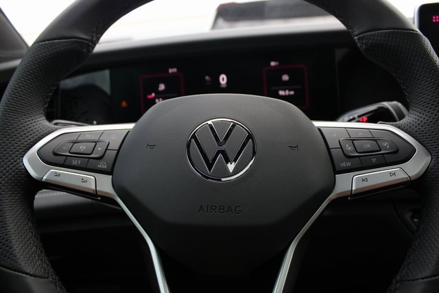 New 2025 Volkswagen Tiguan SE R-Line image 17