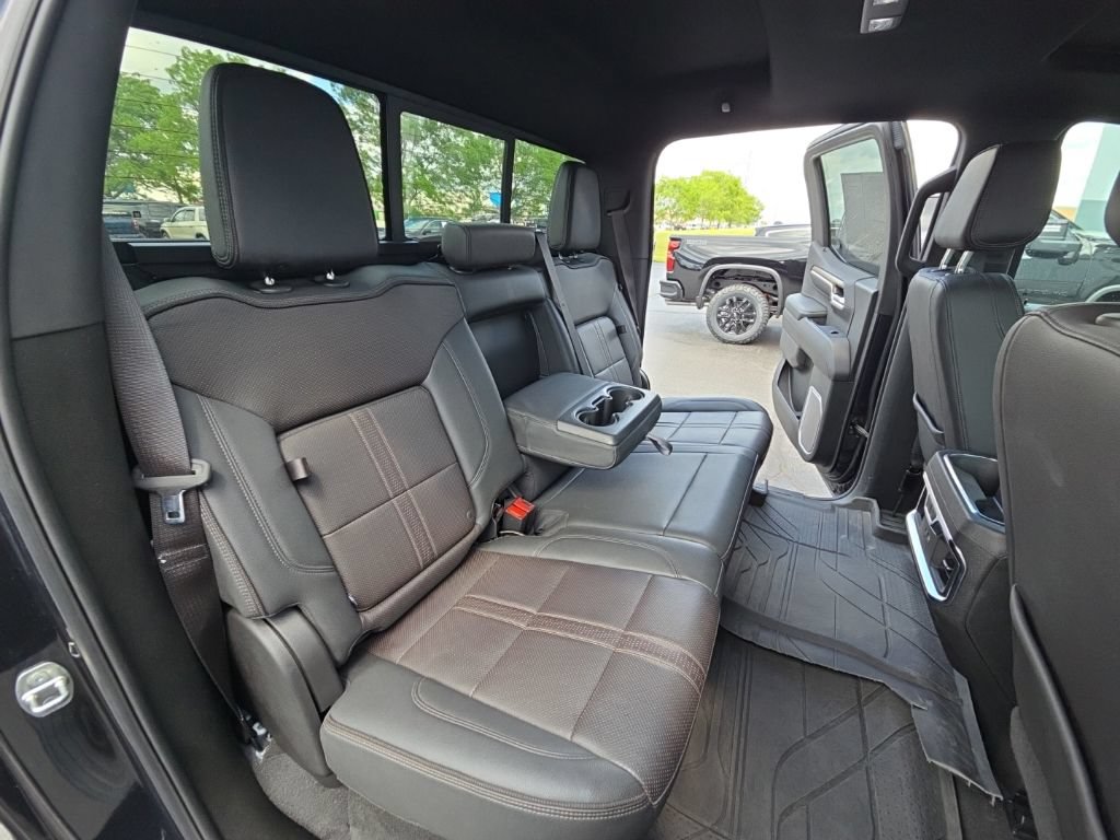 Used 2024 Chevrolet Silverado 1500 High Country w/ High Country Premium Package AWD/4WD image 25