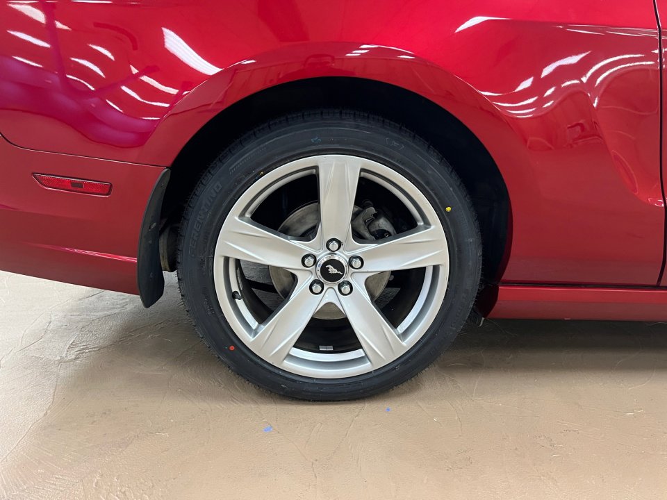 Used 2013 Ford Mustang GT Premium w/ Comfort Pkg image 25