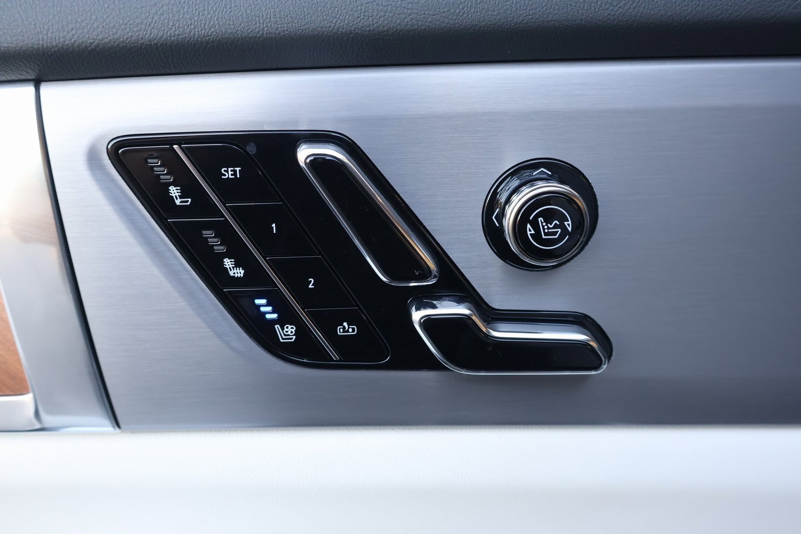 New 2026 Cadillac Vistiq Sport w/ LPO, Floor Liner Package image 12