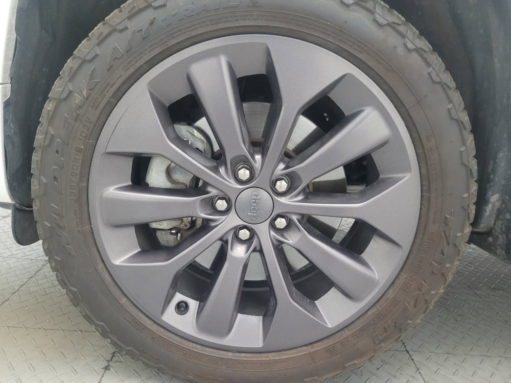 Used 2020 Jeep Cherokee High Altitude image 31