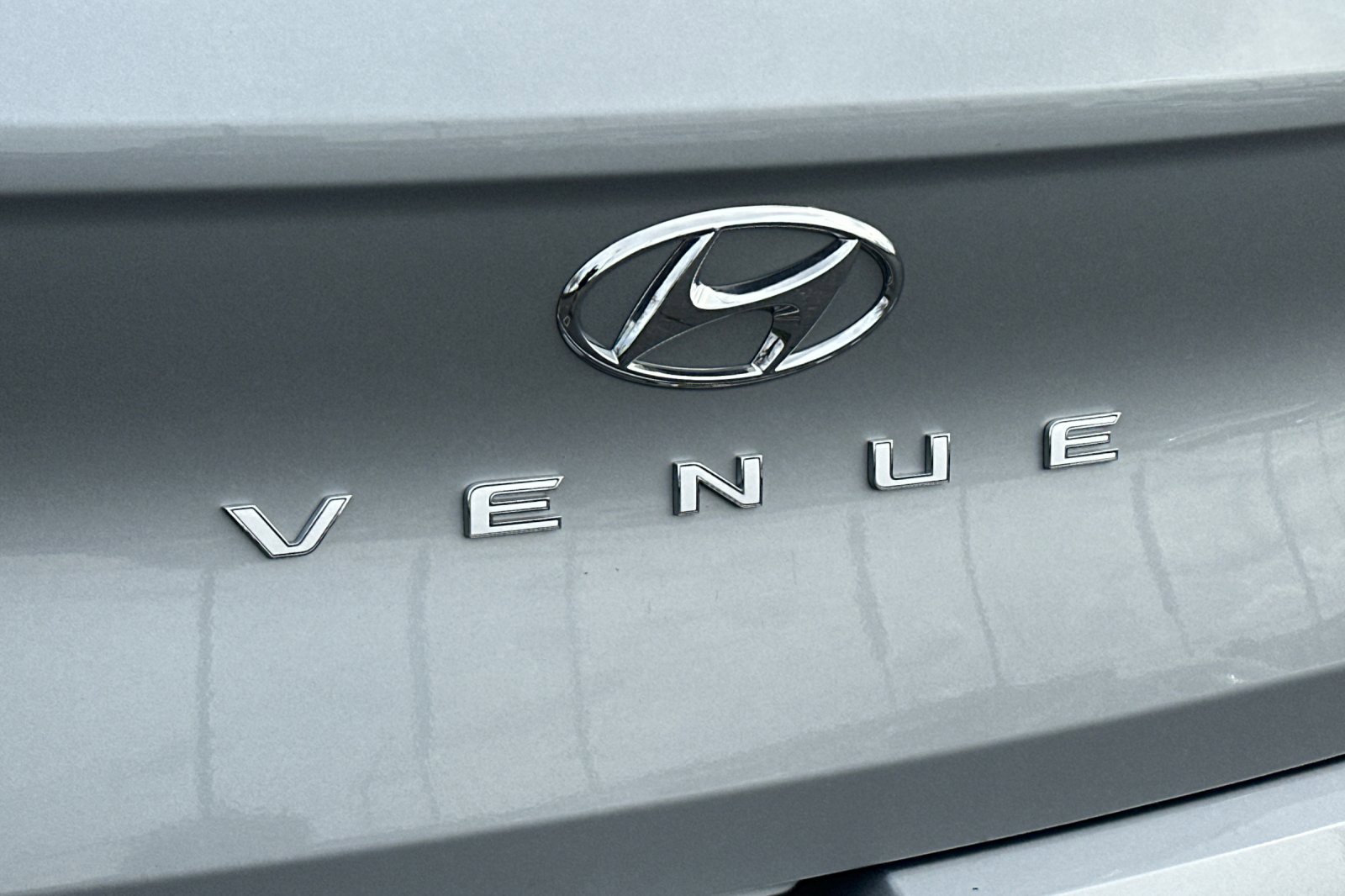 Used 2023 Hyundai Venue SE image 25