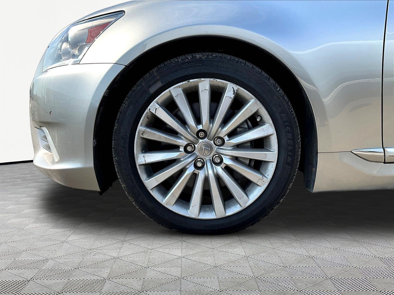 Used 2017 Lexus LS 460 AWD w/ Comfort Package image 32