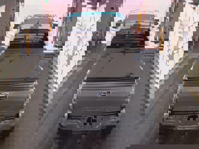 Used 2017 Toyota Tacoma SR5 w/ Tow Package image 5