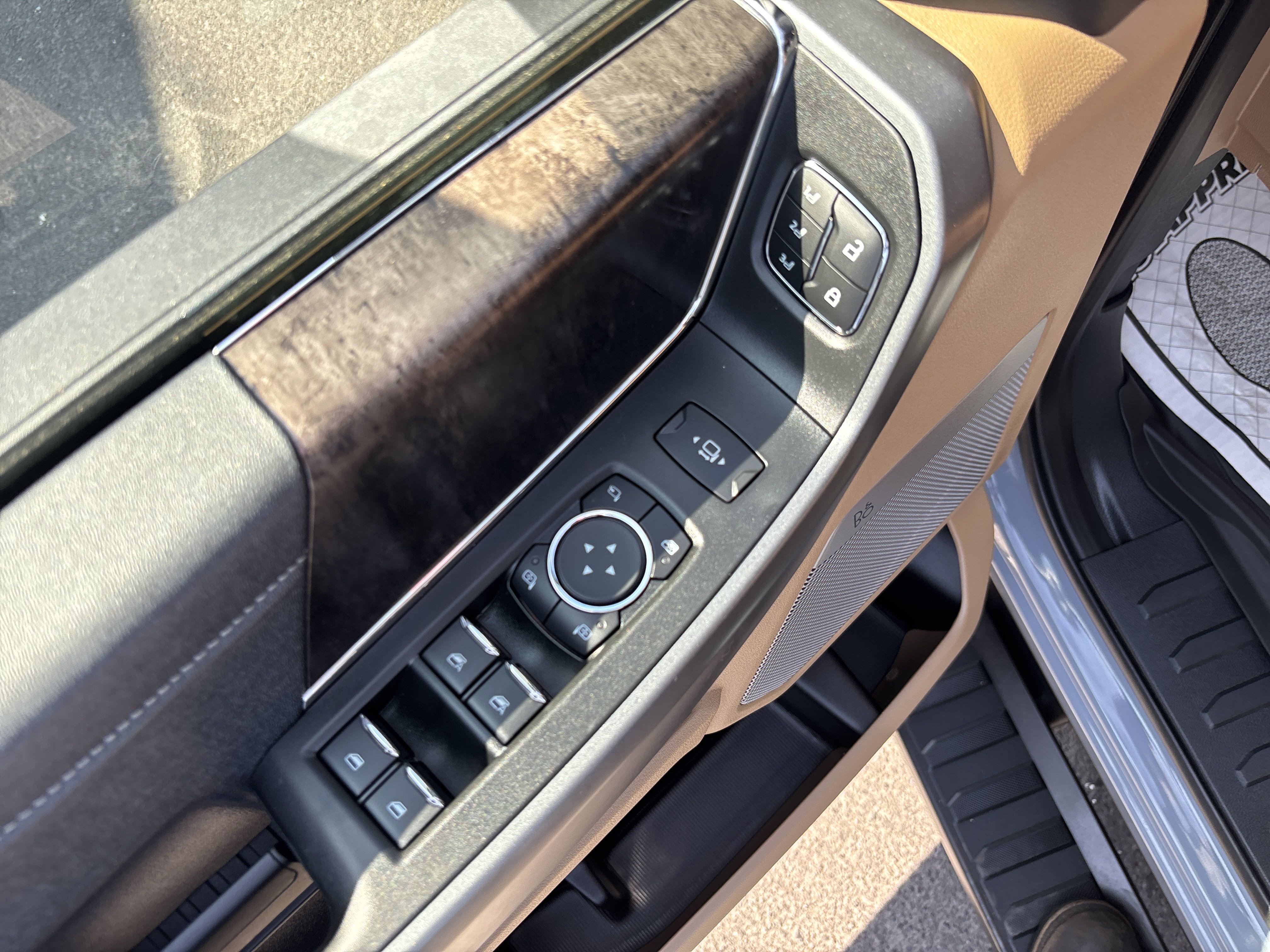 New 2025 Ford F250 Lariat w/ Lariat Ultimate Package image 16