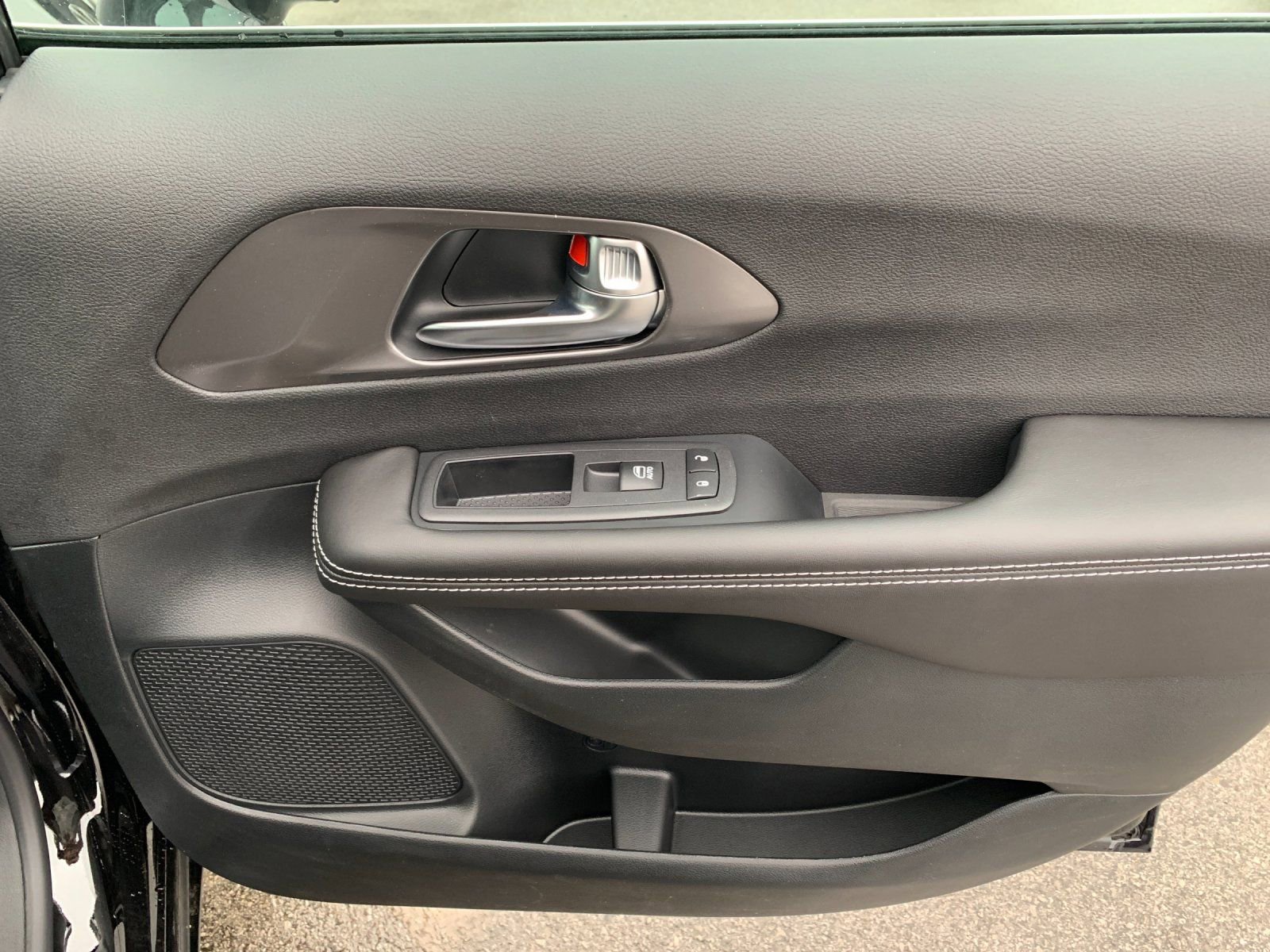 New 2026 Chrysler Pacifica Select image 19