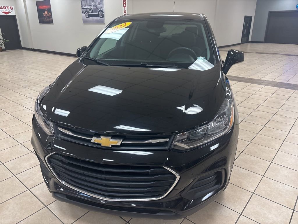 Used 2022 Chevrolet Trax LS w/ Tint and Cruise Package video 2