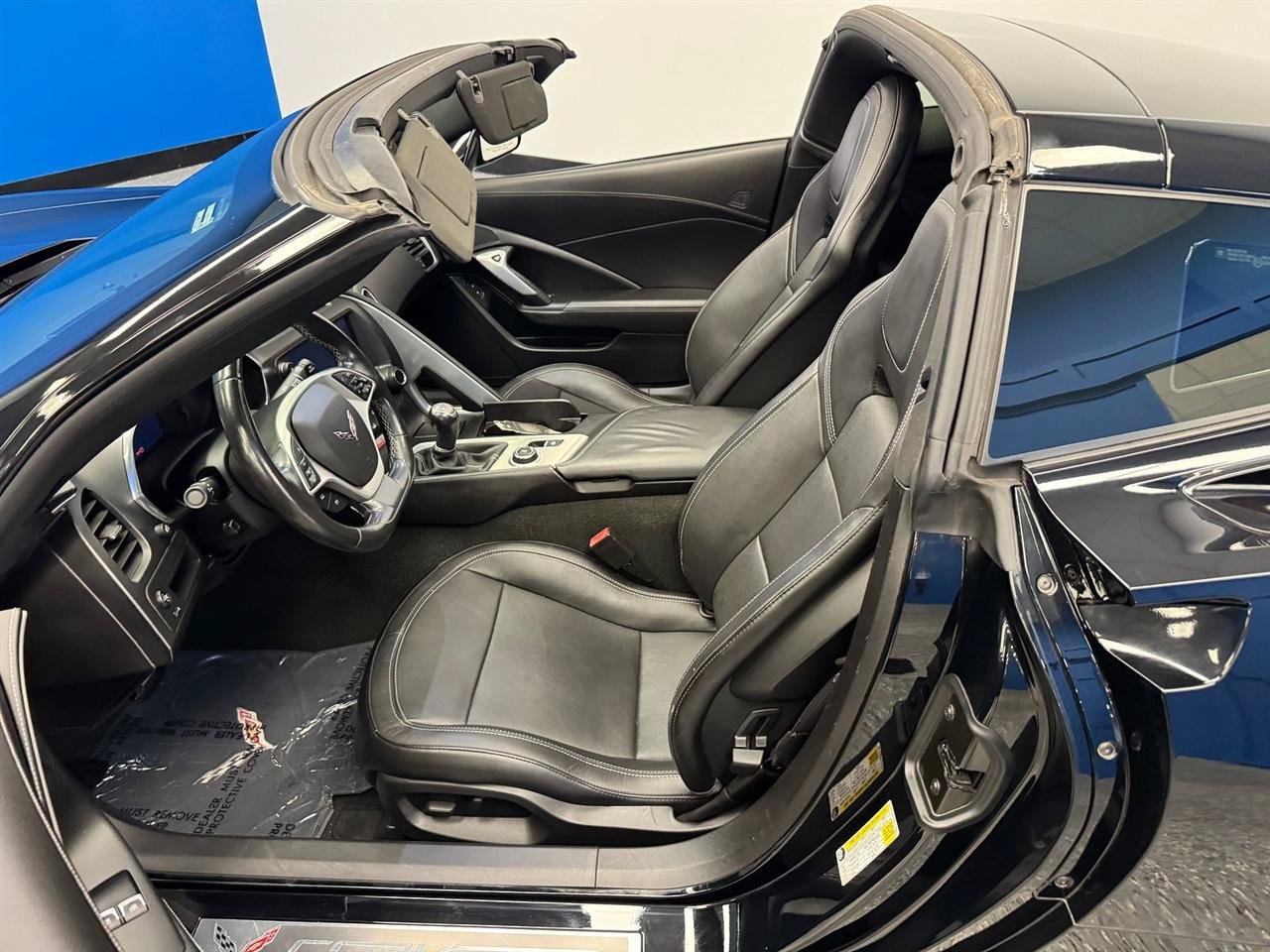 Used 2016 Chevrolet Corvette Stingray Coupe w/ Carbon Flash Badge Package RWD image 19