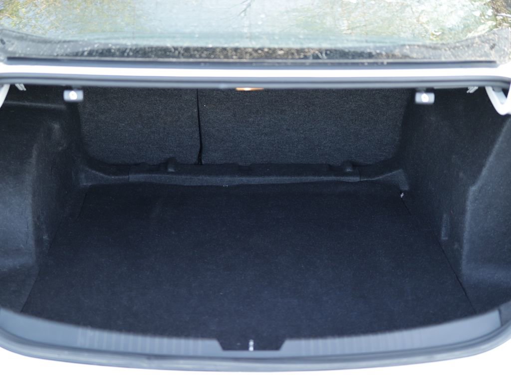 Used 2024 Chevrolet Malibu LT FWD image 24