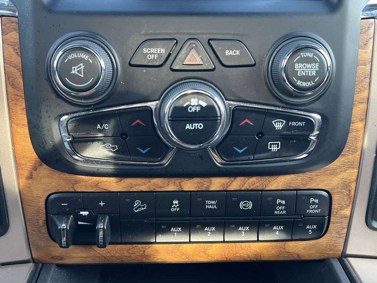 Used 2017 RAM 2500 Longhorn w/ Convenience Group image 9