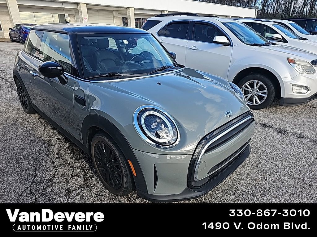 Used 2022 MINI Cooper 2-Door Hardtop w/ Premium Package image 1