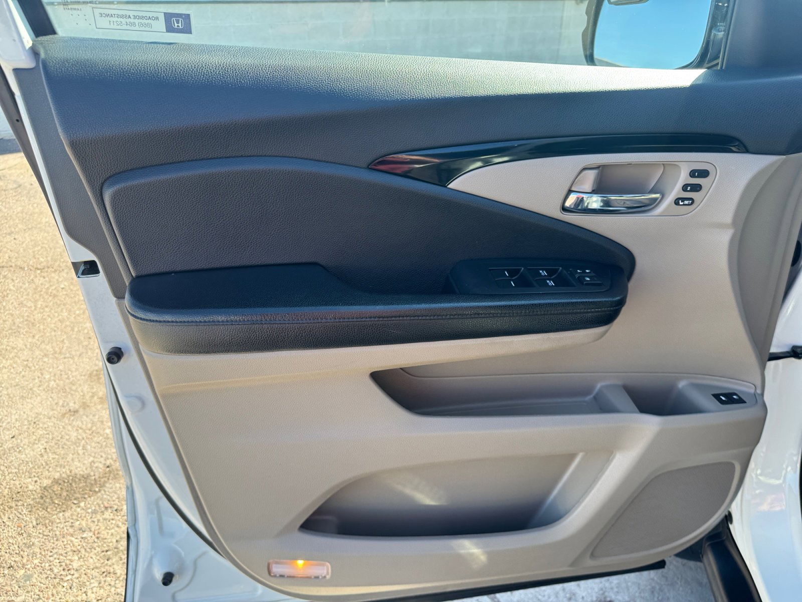 Used 2017 Honda Pilot Touring image 10