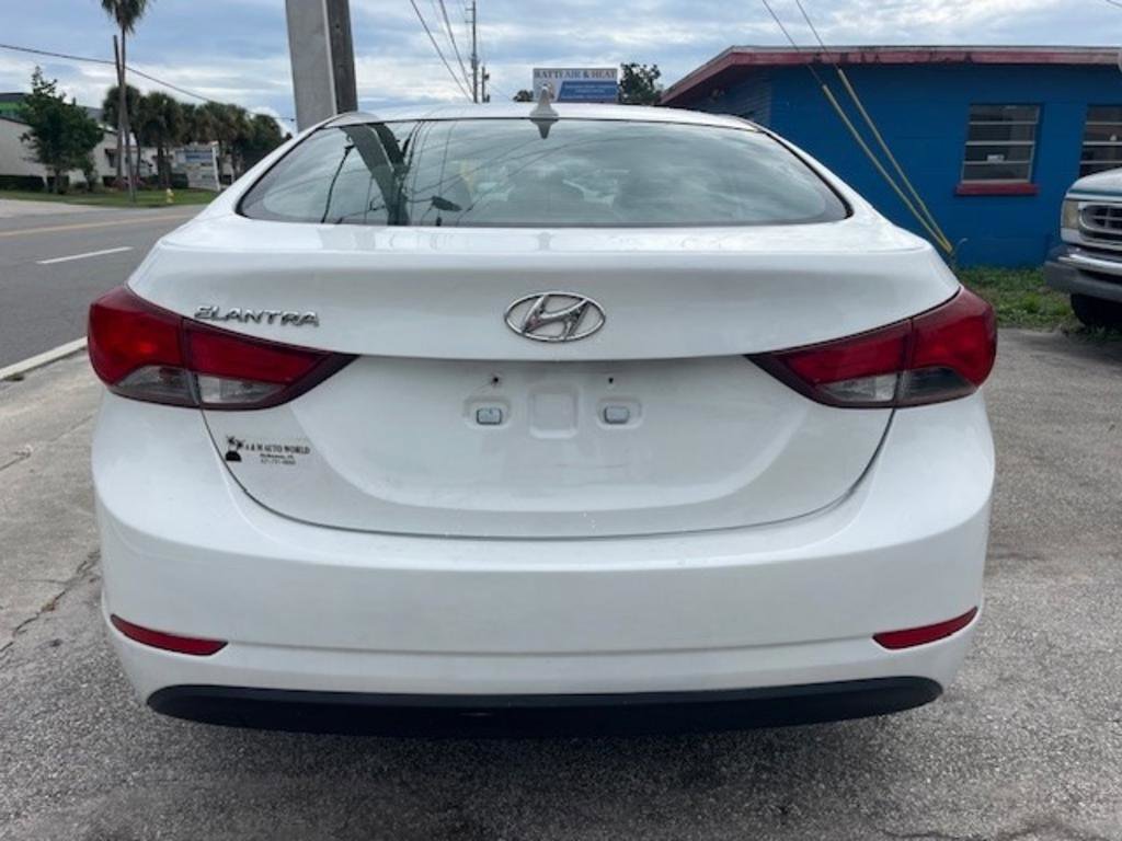 Used 2014 Hyundai Elantra SE image 5