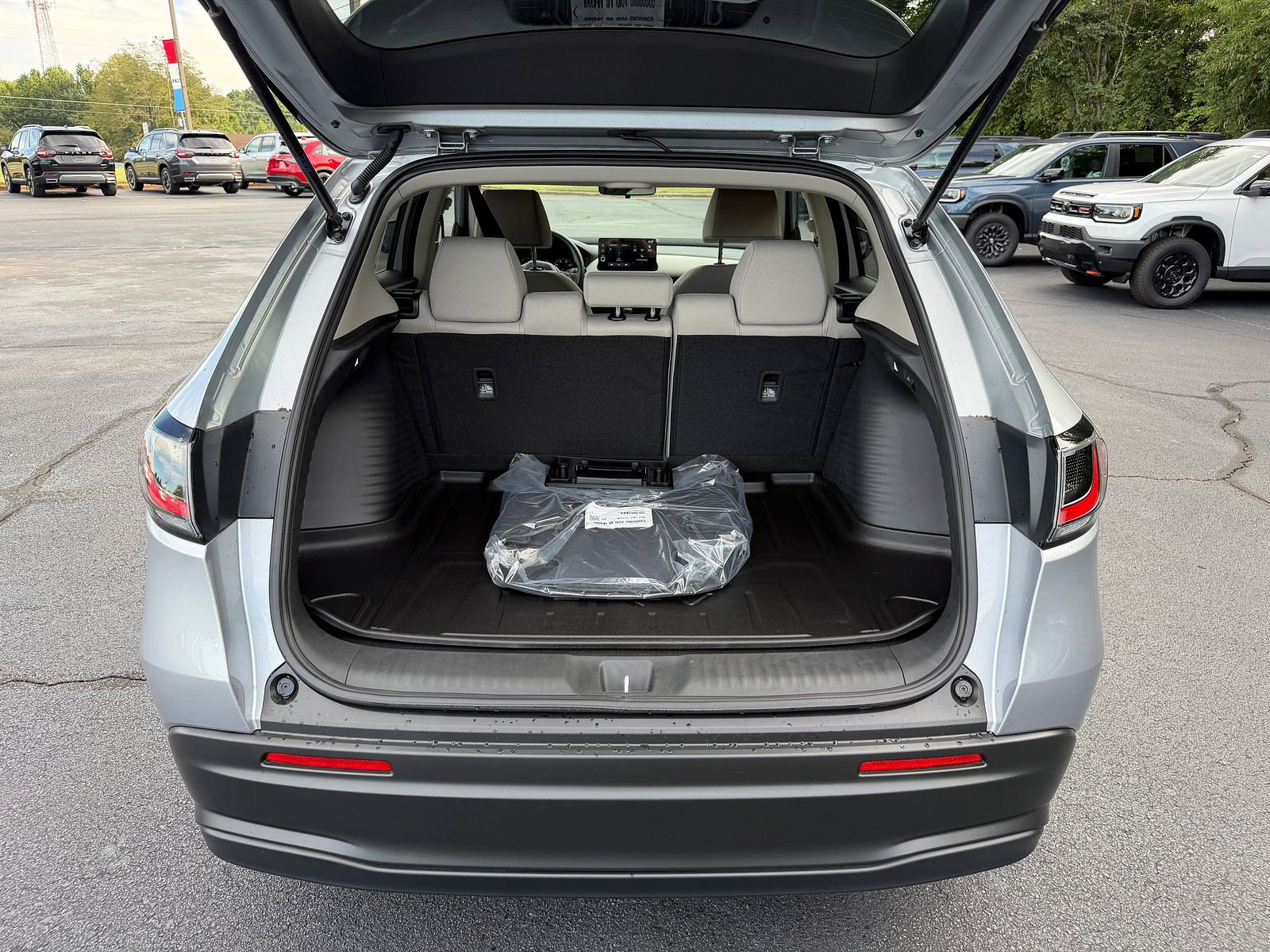 New 2027 Honda HR-V LX image 8