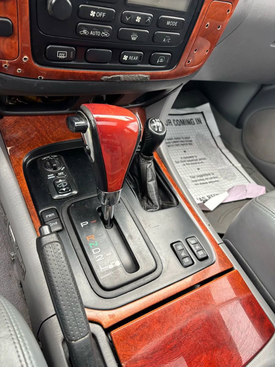 Used 2000 Lexus LX 470 4WD image 46