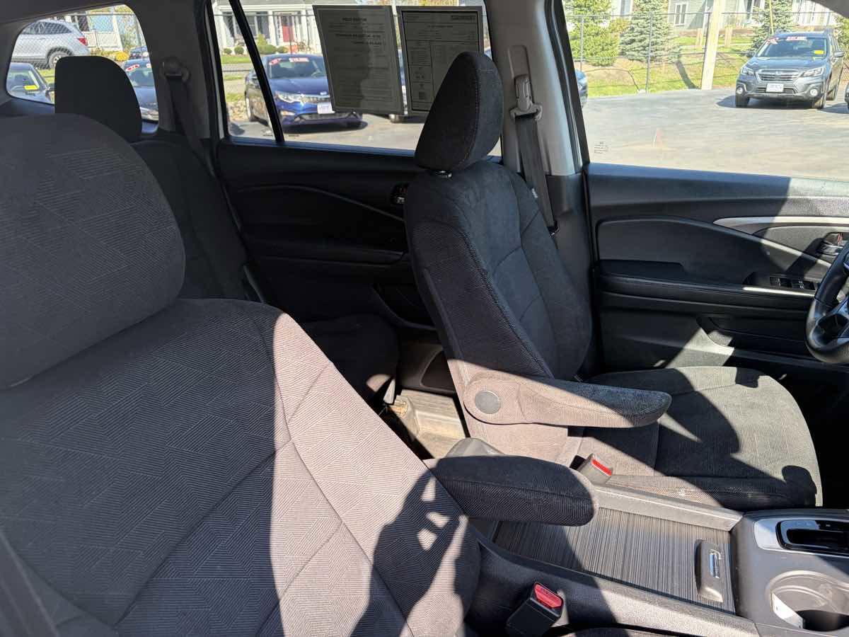Used 2019 Honda Pilot LX image 29