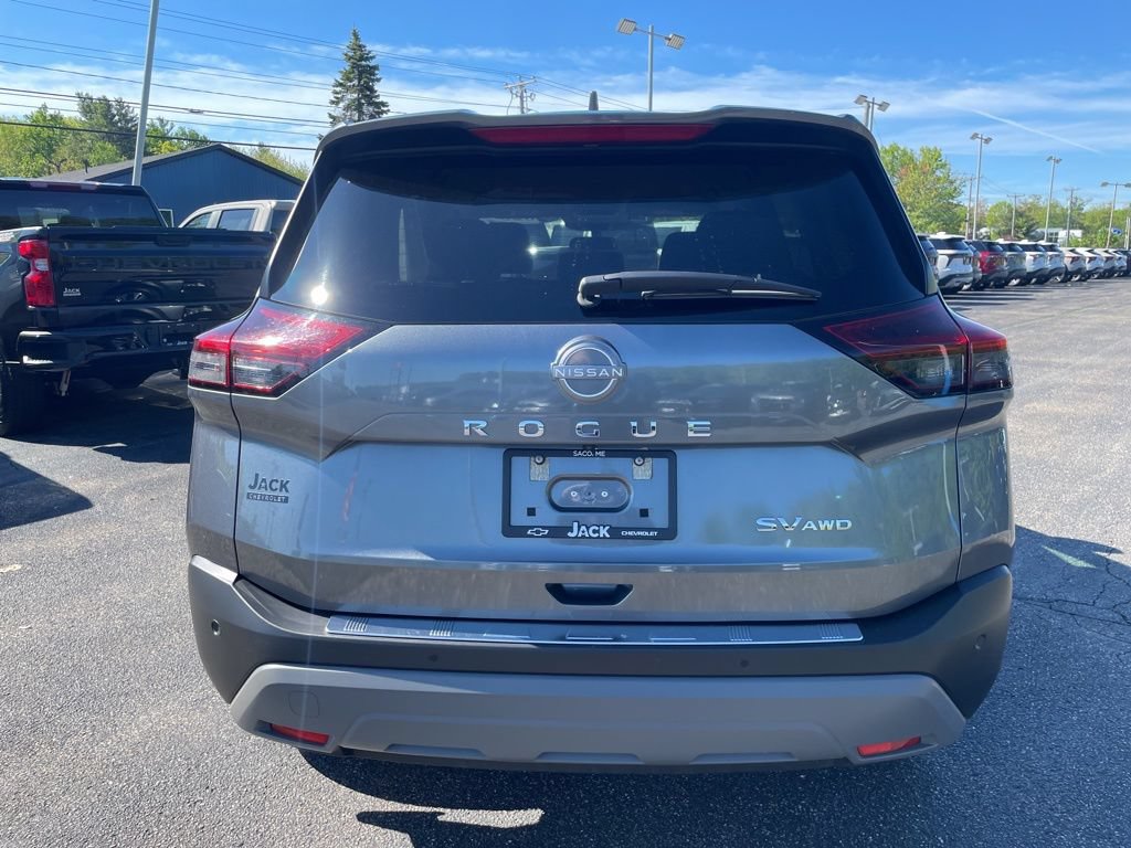 Used 2023 Nissan Rogue SV AWD/4WD image 6