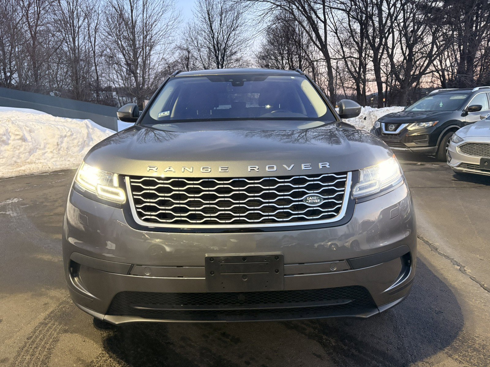 Used 2018 Land Rover Range Rover Velar S image 2