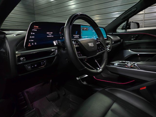 Used 2024 Cadillac Lyriq Luxury w/ LPO, Floor Liner Package image 10